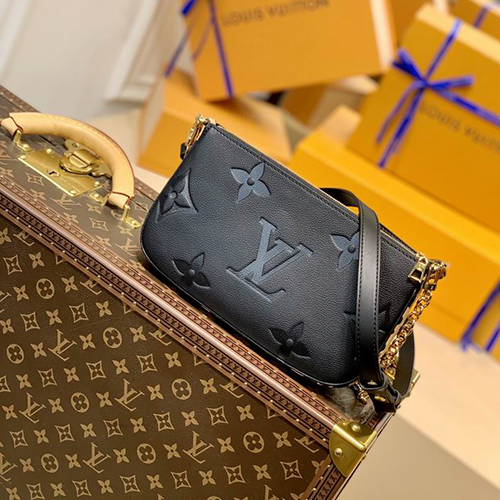 Louis Vuitton Multi Pochette Arizona