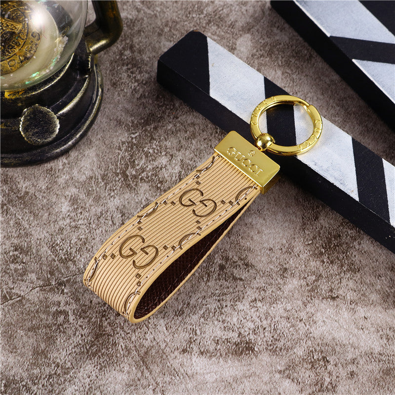 Chic GG Keychain - High-End Accessory for a Touch of Elegance