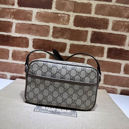 Gucci Grey Shoulder bag with logo