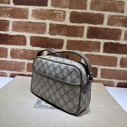 Gucci Grey Shoulder bag with logo