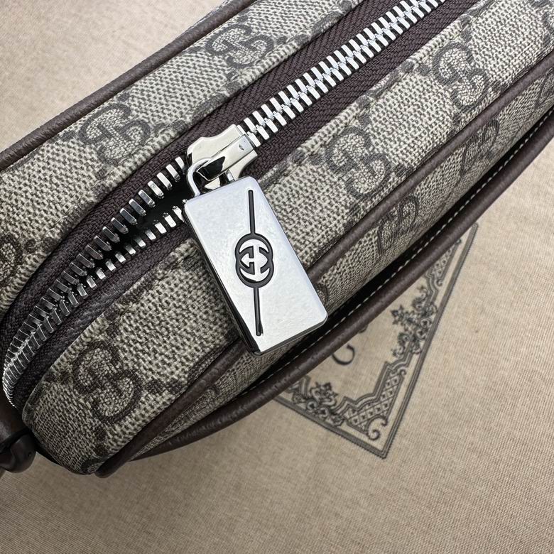 Gucci Grey Shoulder bag with logo