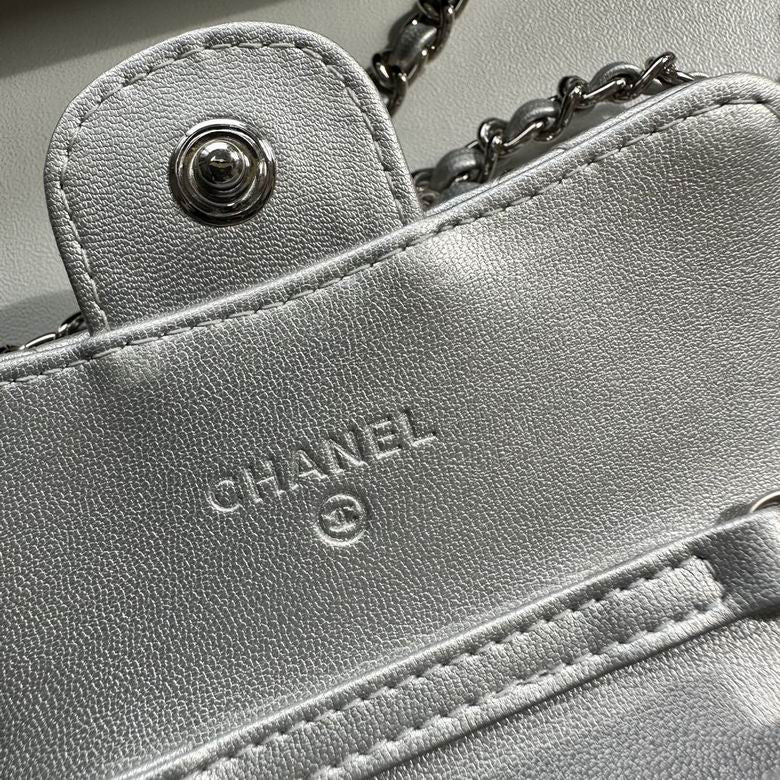 CHANEL Chain Crossbody Bag